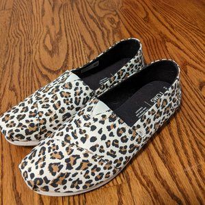 Leopard Print Tom's size 8.5